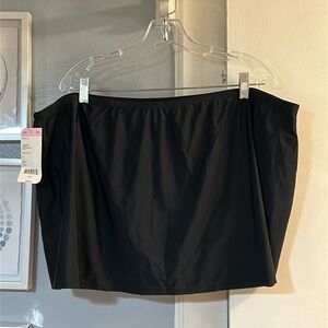 NWT Tropical Escape Women’s Plus Size Solid Swim Skirt Black Size 24W